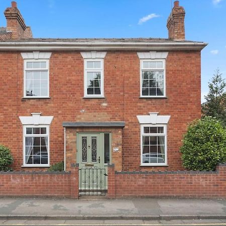 Picturesque Victorian Cottage Worcester Exterior photo