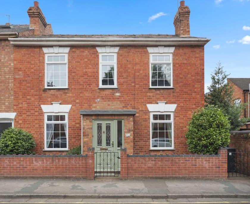 Picturesque Victorian Cottage Worcester Exterior photo